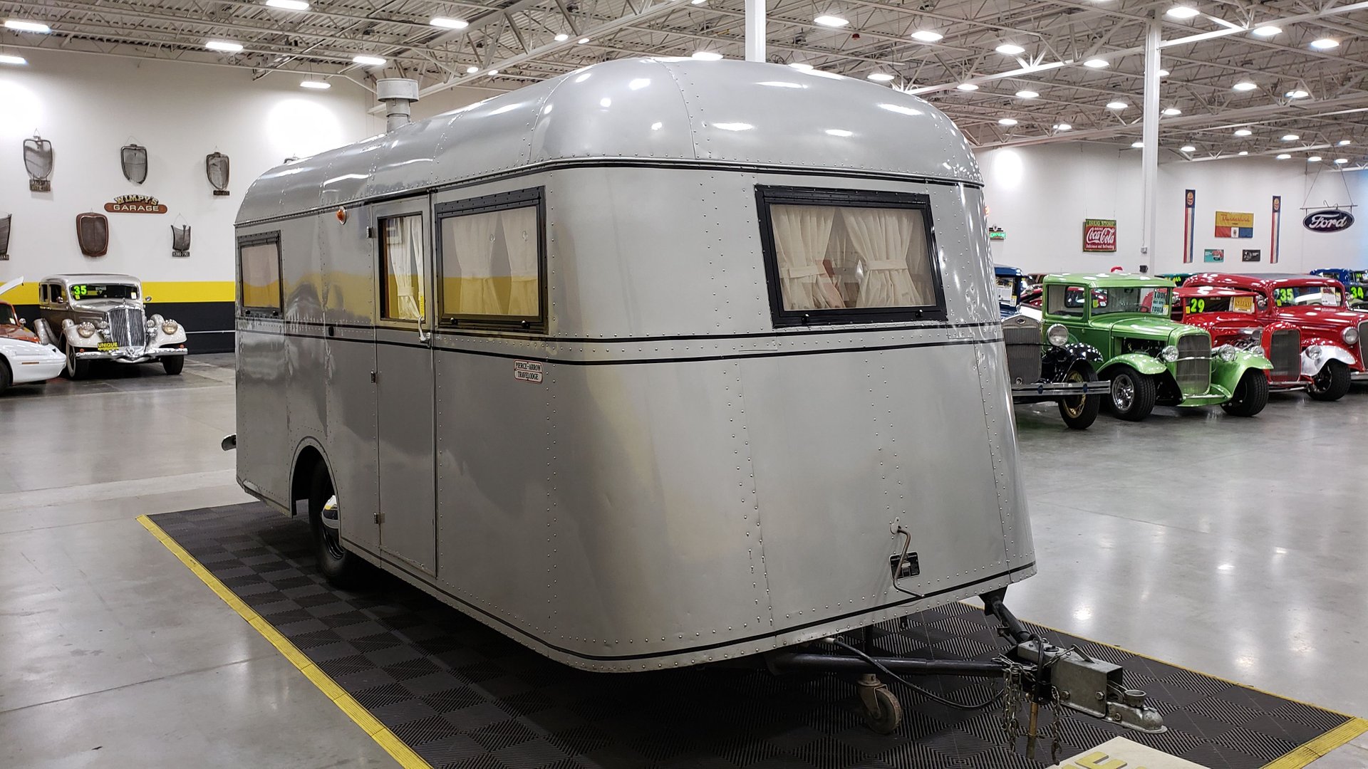 1937 Pierce Arrow Travelodge (1)