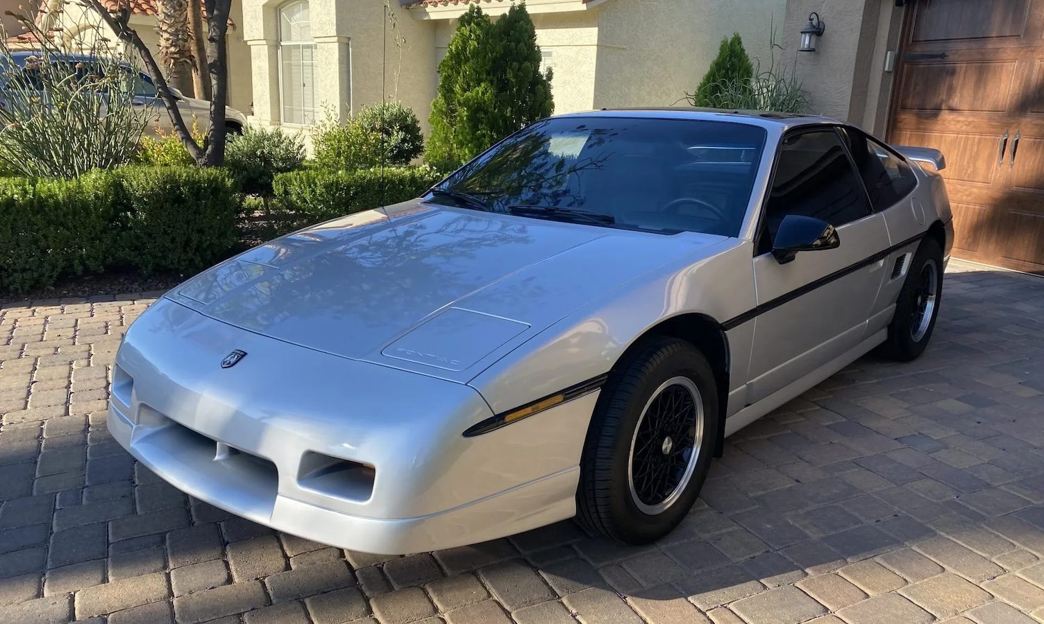 silver 1988 pontiac fiero