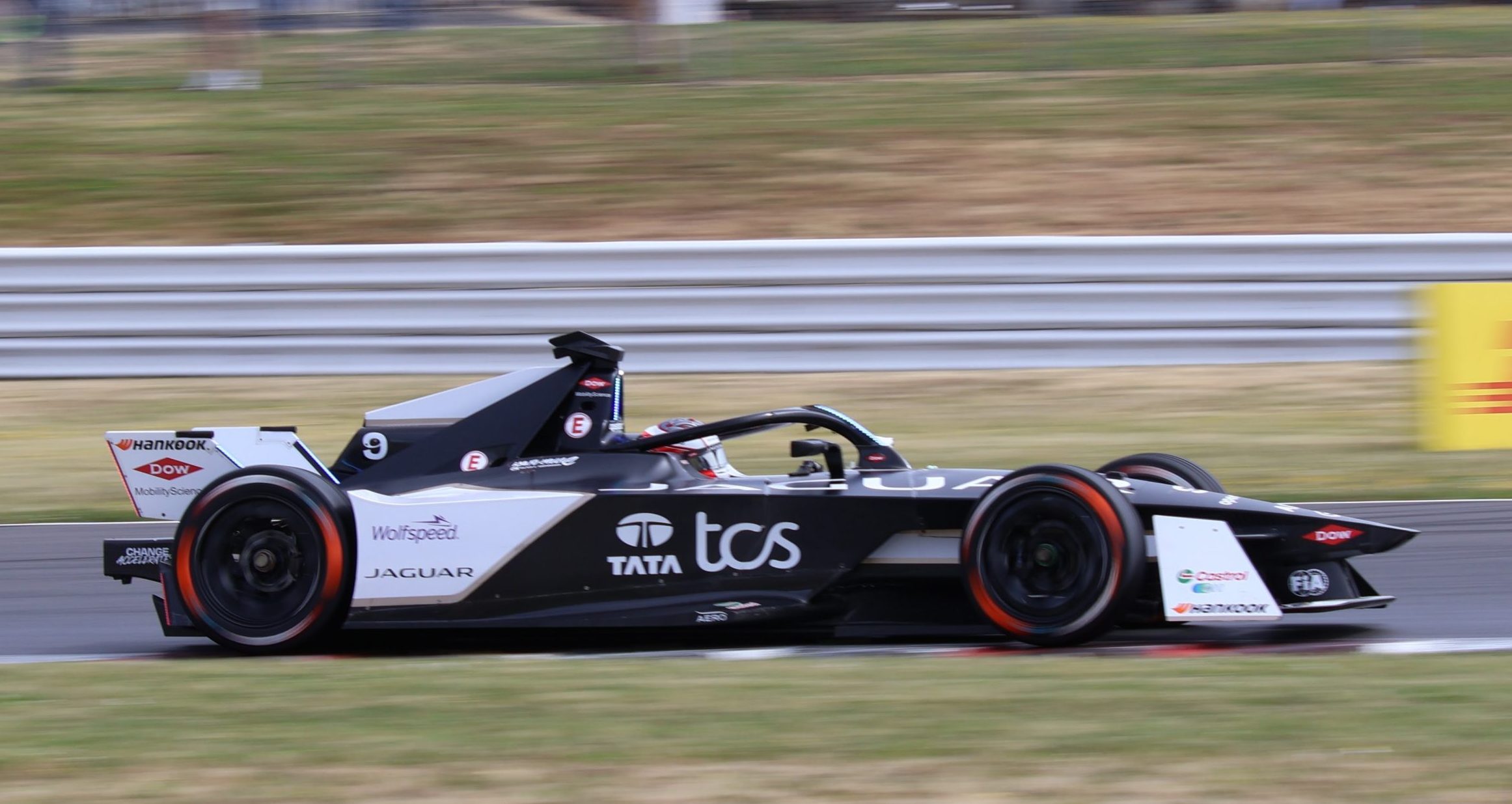 Mitch Evans in the Jaguar TCS Racing i-Type 6 at Portland International Raceway