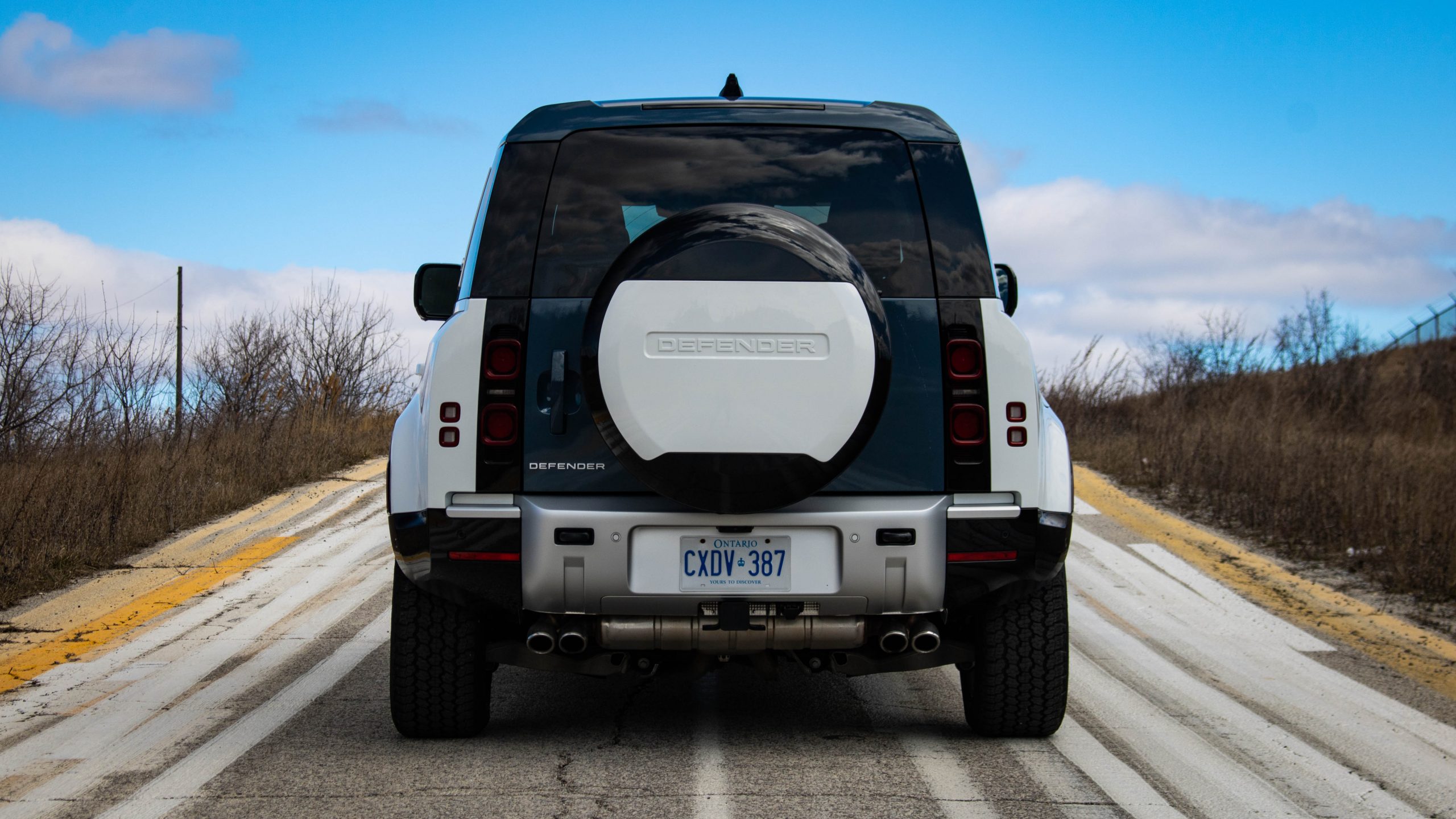 2024 Land Rover Defender 110 SE P500