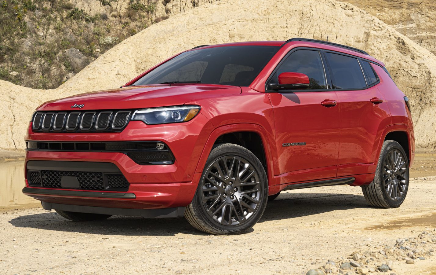 The 2022 (jeep®)red Compass special edition Includes Redline Pea