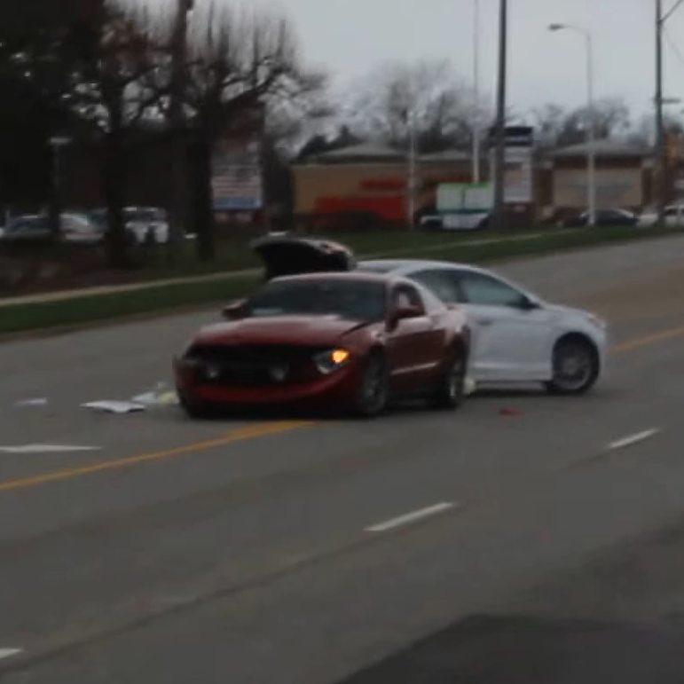 Mustang Crashes Leaving Cars And Coffee Chicago 0 21 Screenshot (1)