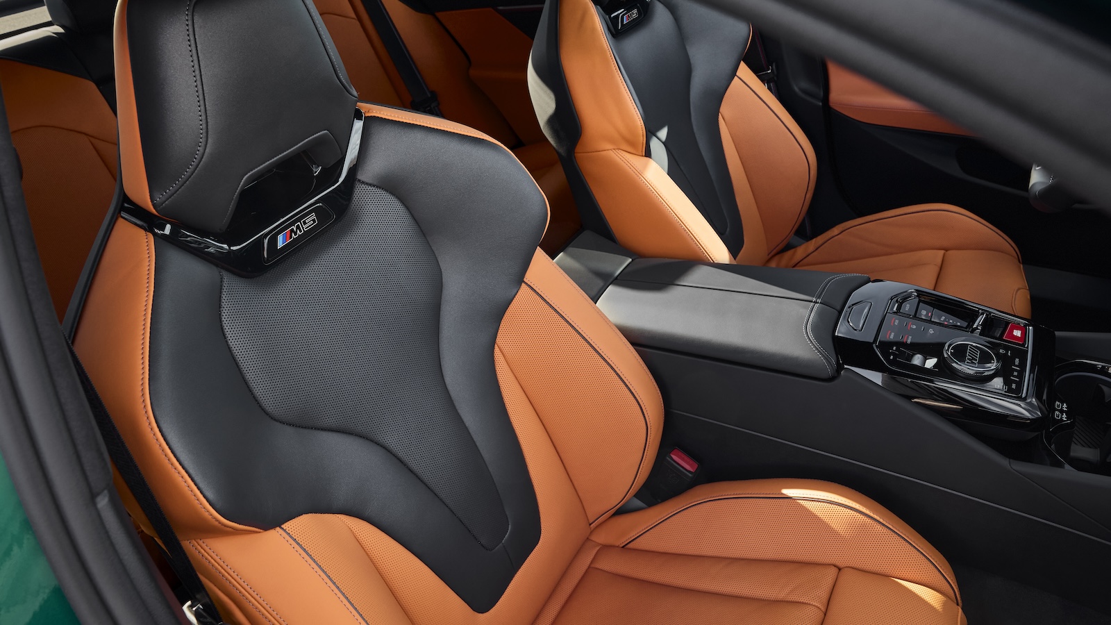 2025 BMW M5 seats