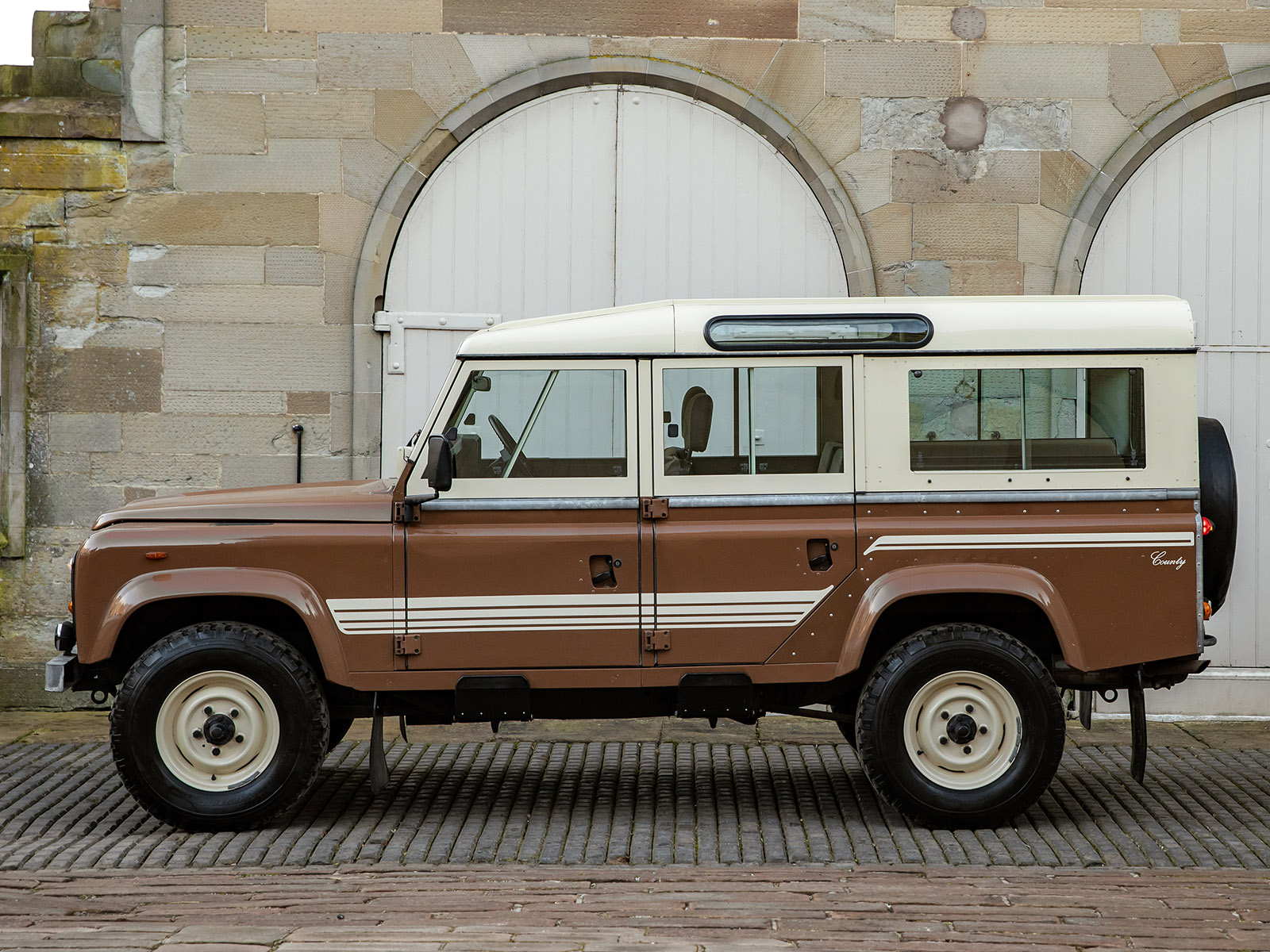 Defender 110 County