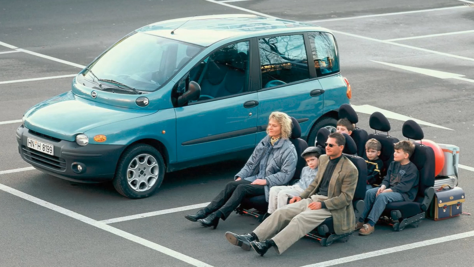 Fiat Multipla with passengers and luggage