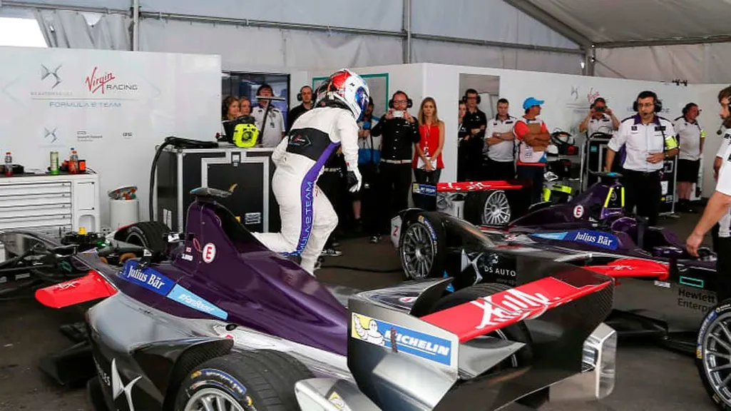 The Gen1 car harboured battery-electric technology that had never been tried on a race track, and set the precedent for Formula E’s blueprint, pushing the envelope of what is possible with cutting-edge EV tech. Two cars per driver balanced the need for battery capacity and speed, for the best possible racing on-track.