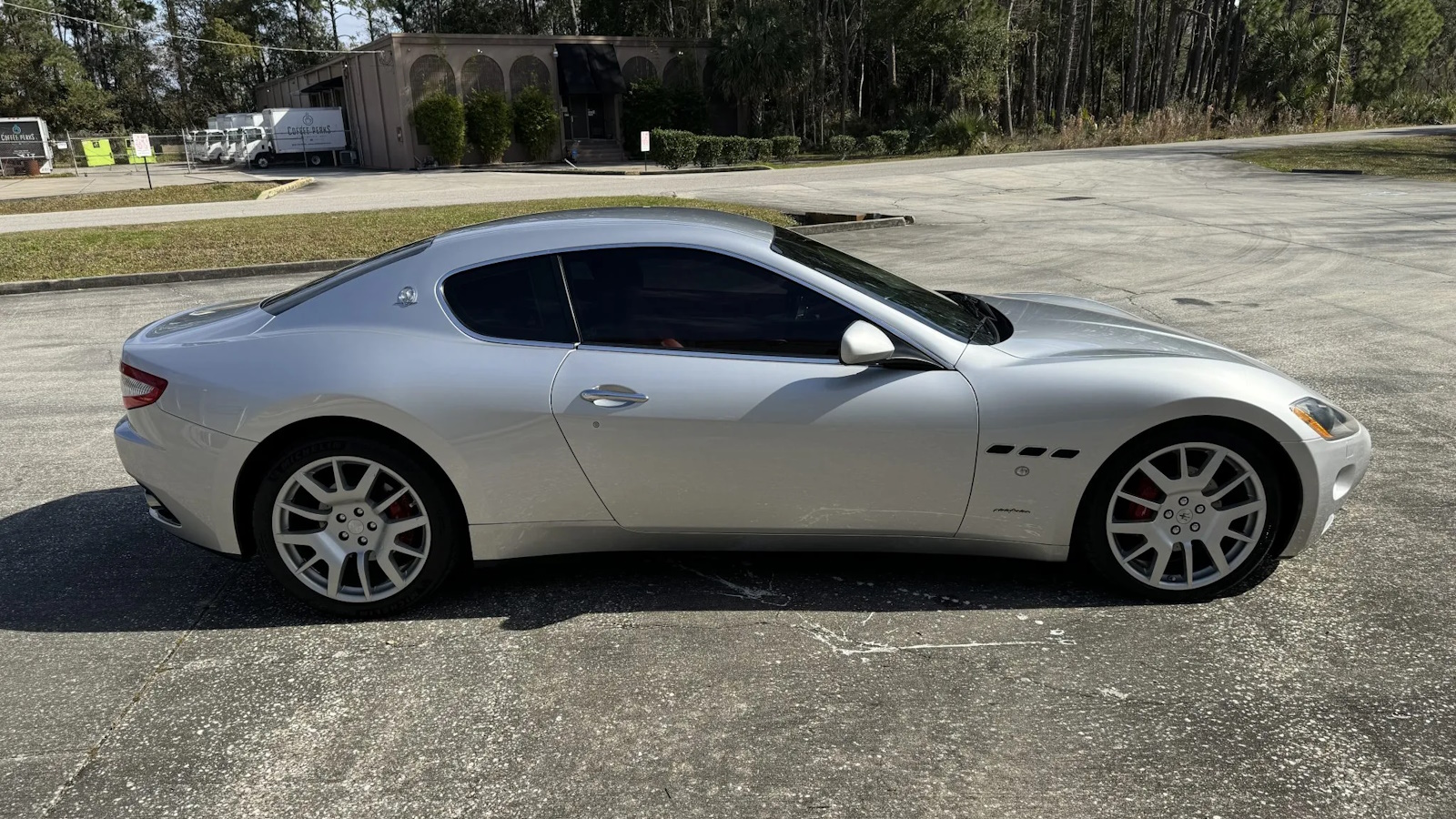 Silver Maserati Granturismo 1